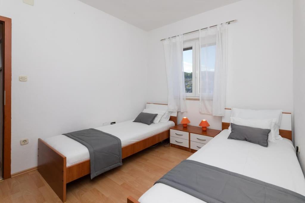 Bento - View On Town And Sea Apartment