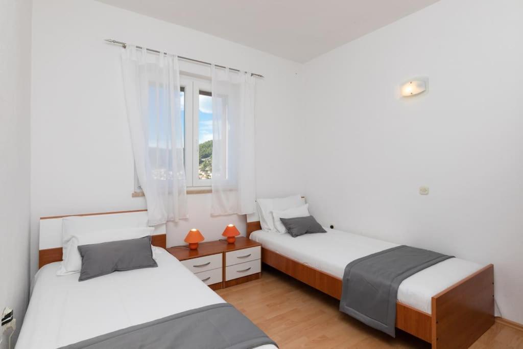 Apartament Bento - View On Town And Sea Pucisca