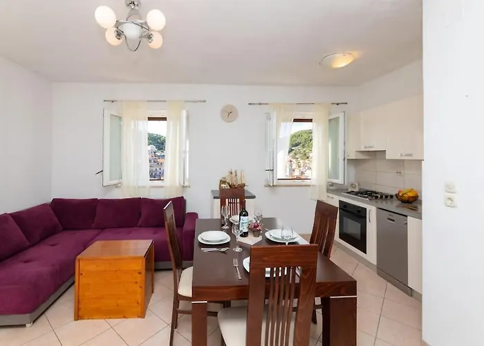 Bento Apartment - Best View On Town And Sea